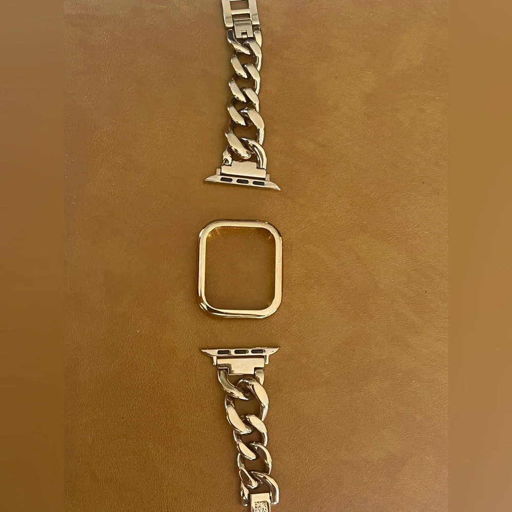 NINA RICCI Apple‎ Watch Case and band.